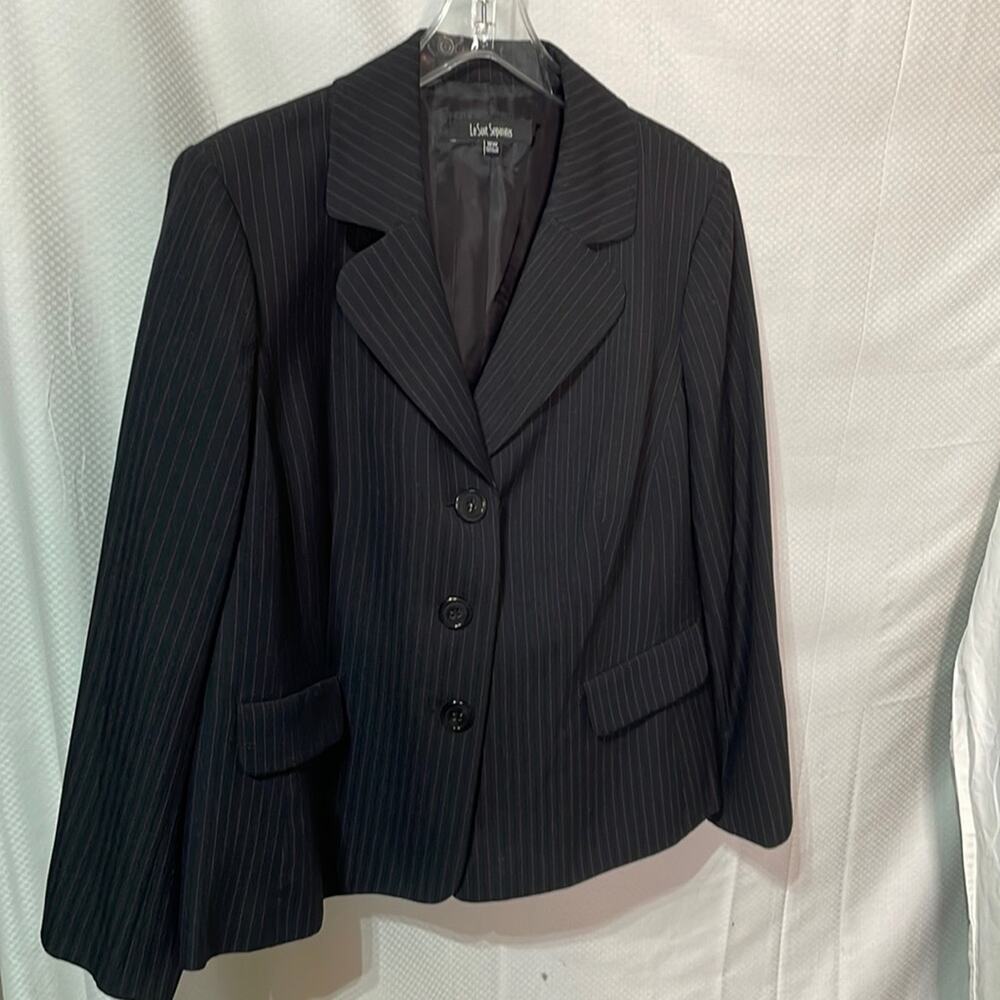 Le Suit Separates 18w deep grey black pink pin stripe shorter fitted jacket euc